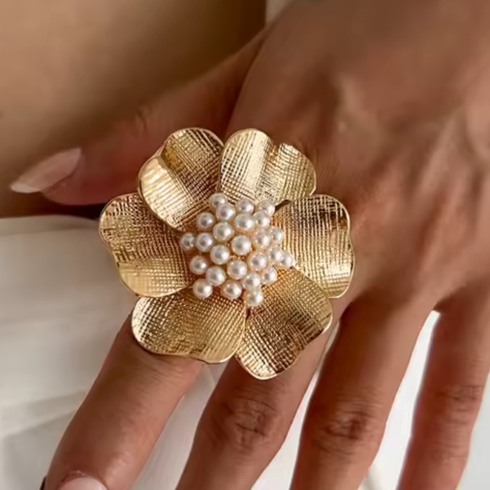 Zara Adjustable Gold Ring floral flower and pearl Design
